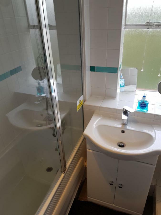 24 Clifton Gardens Pond Field House * Londra